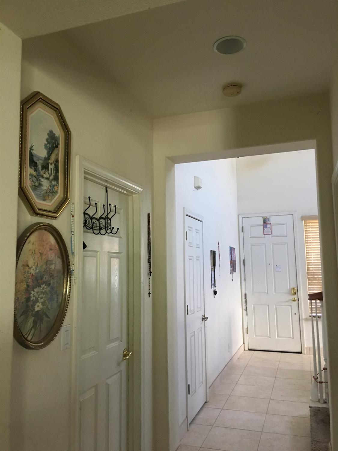 Detail Gallery Image 9 of 16 For 3104 Iron Gate Dr, Modesto,  CA 95355 - 4 Beds | 2/1 Baths