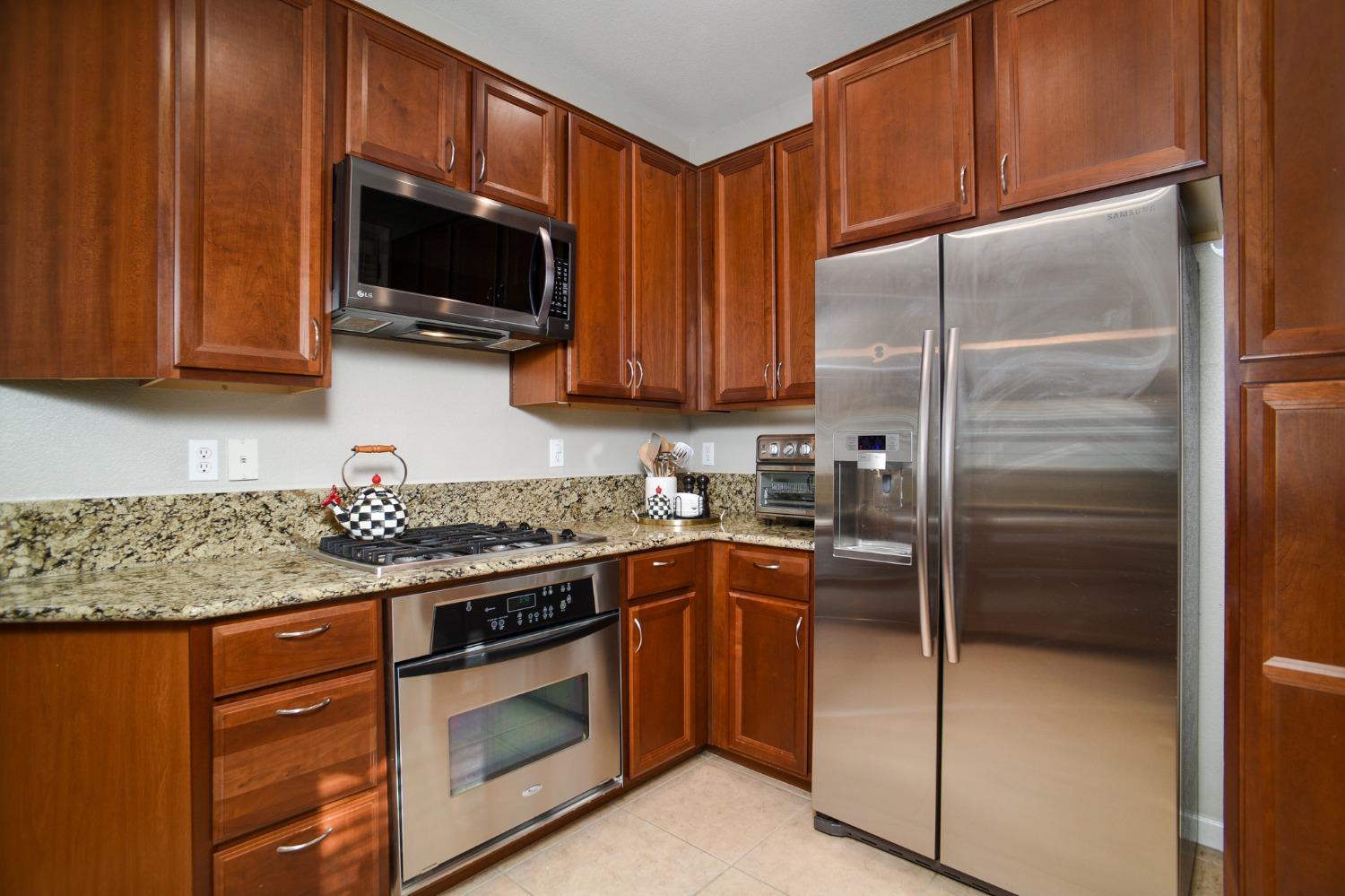 Detail Gallery Image 5 of 31 For 421 Anchor Ln #206,  West Sacramento,  CA 95605 - 2 Beds | 2 Baths