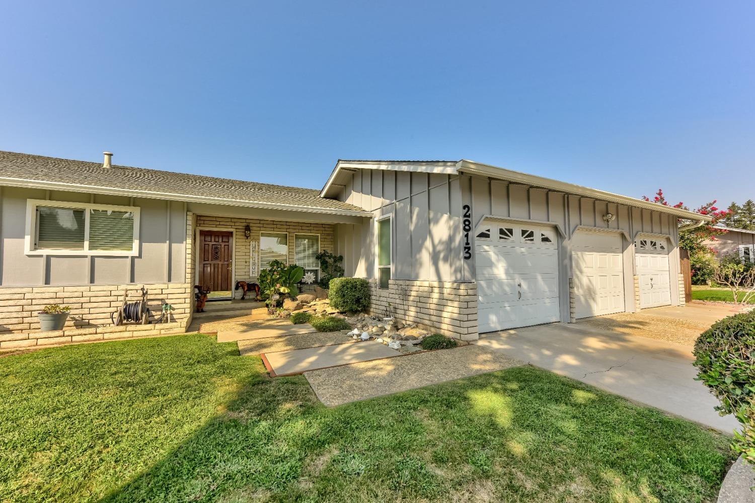 Detail Gallery Image 5 of 47 For 2813 Stoneridge Dr, Modesto,  CA 95355 - 3 Beds | 2 Baths