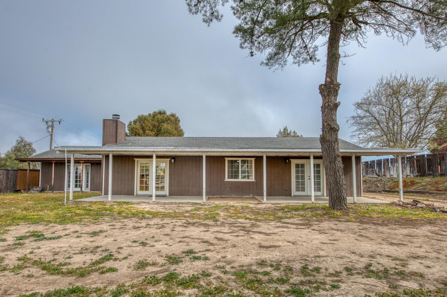 Photo of 8326 Rabbit Hollow Pl in Paso Robles, CA
