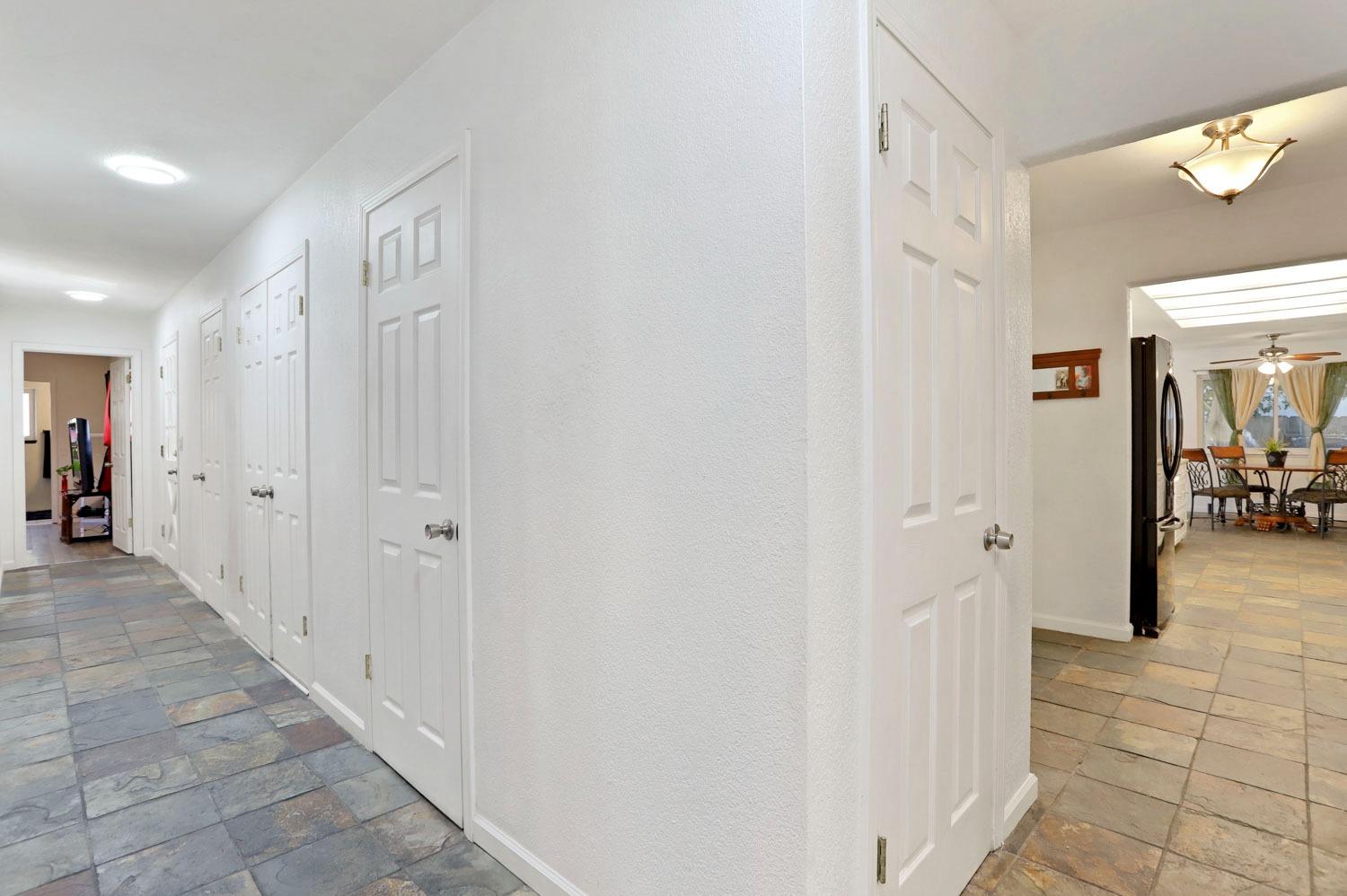 Detail Gallery Image 25 of 41 For 1412 Mosswood Ln, Modesto,  CA 95355 - 4 Beds | 2 Baths