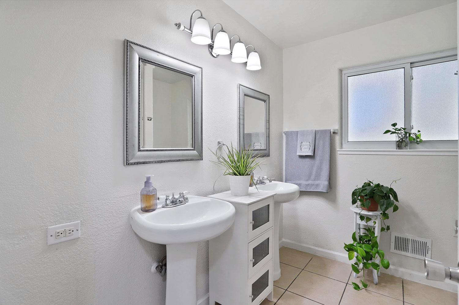 Detail Gallery Image 20 of 41 For 1412 Mosswood Ln, Modesto,  CA 95355 - 4 Beds | 2 Baths