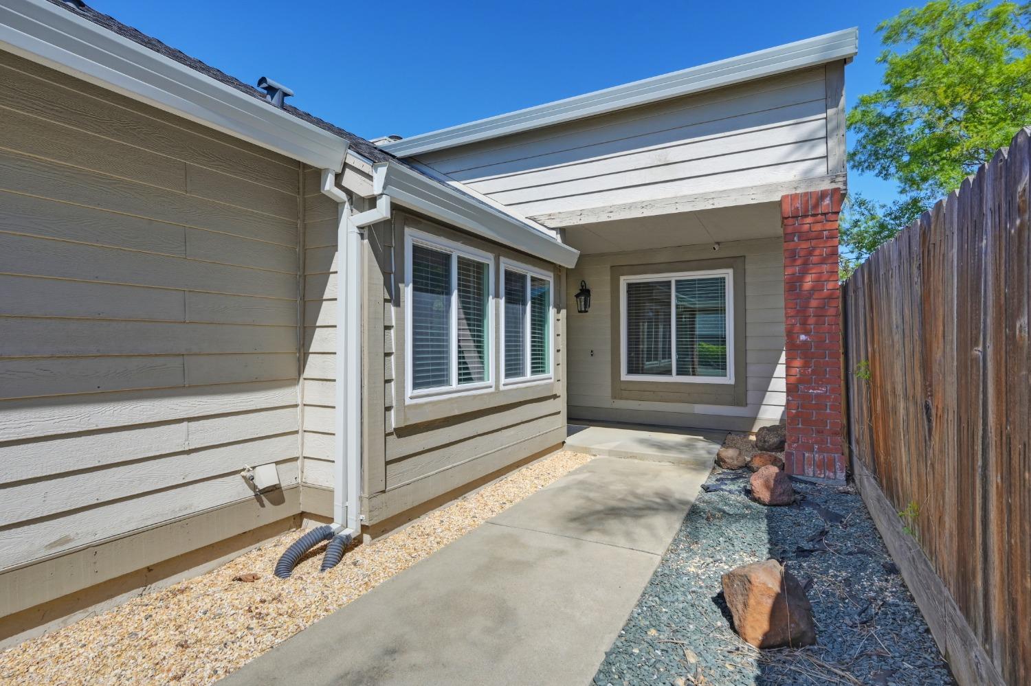 Detail Gallery Image 5 of 50 For 9247 Wenlock Ct, Sacramento,  CA 95829 - 3 Beds | 2 Baths