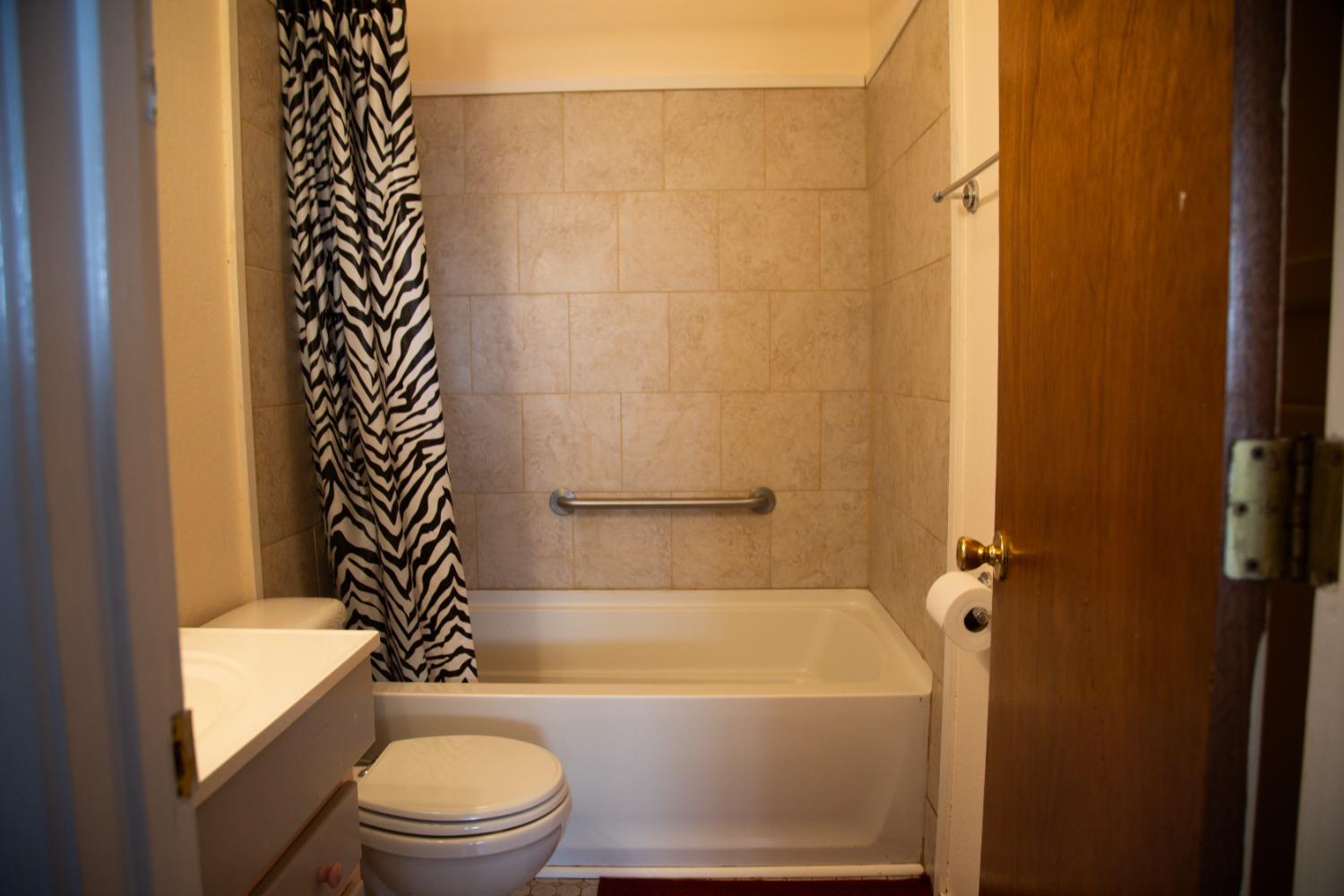 Detail Gallery Image 23 of 32 For 29363 State Highway 44, Shingletown,  CA 96088 - 3 Beds | 2/1 Baths