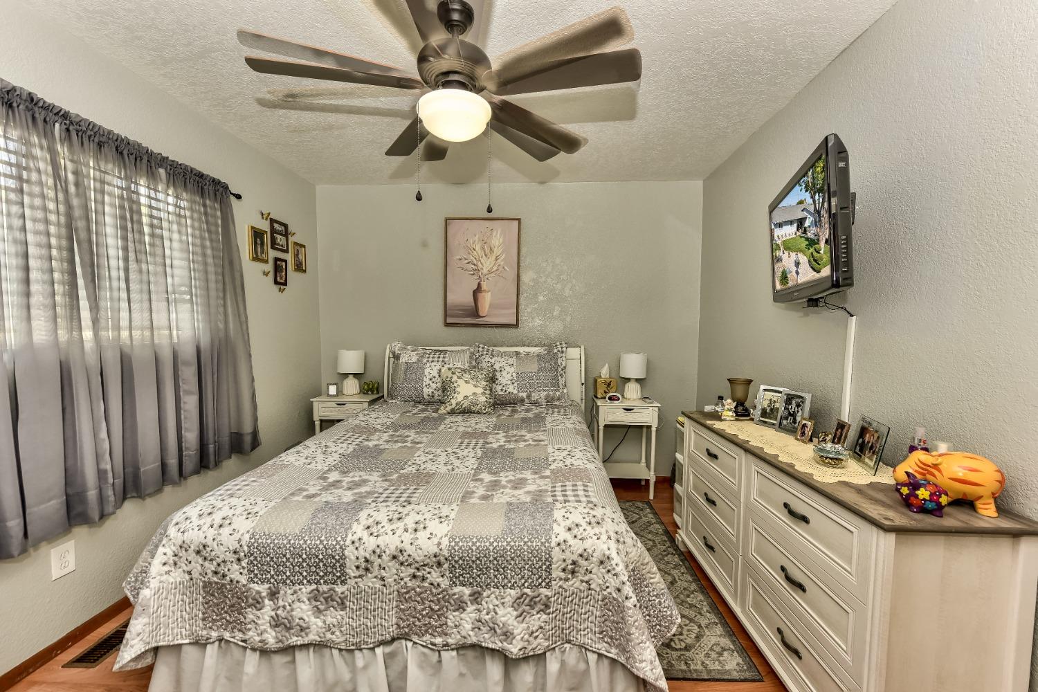 Detail Gallery Image 13 of 47 For 2813 Stoneridge Dr, Modesto,  CA 95355 - 3 Beds | 2 Baths