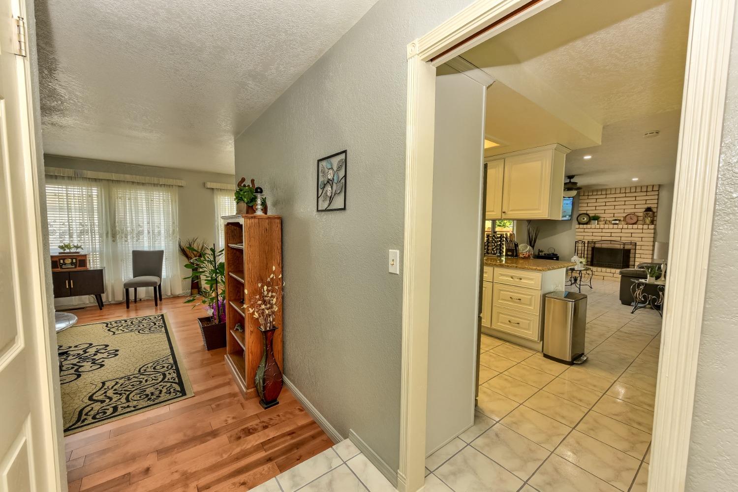 Detail Gallery Image 16 of 47 For 2813 Stoneridge Dr, Modesto,  CA 95355 - 3 Beds | 2 Baths