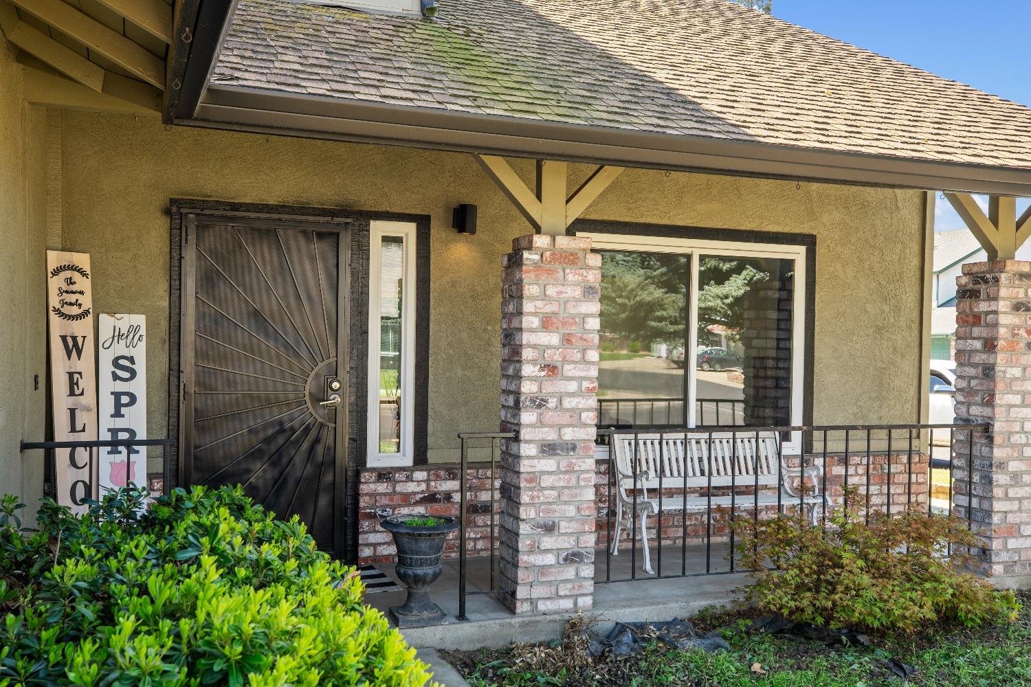 Detail Gallery Image 5 of 35 For 1501 Oakwood Dr, Escalon,  CA 95320 - 3 Beds | 2/1 Baths