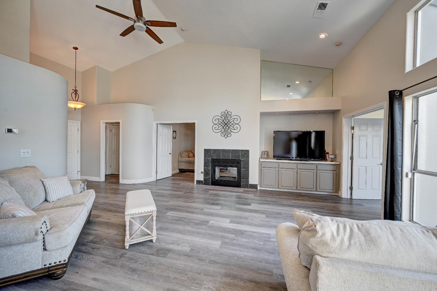 Detail Gallery Image 10 of 34 For 3600 Columbine Dr #8,  Modesto,  CA 95356 - 2 Beds | 2 Baths