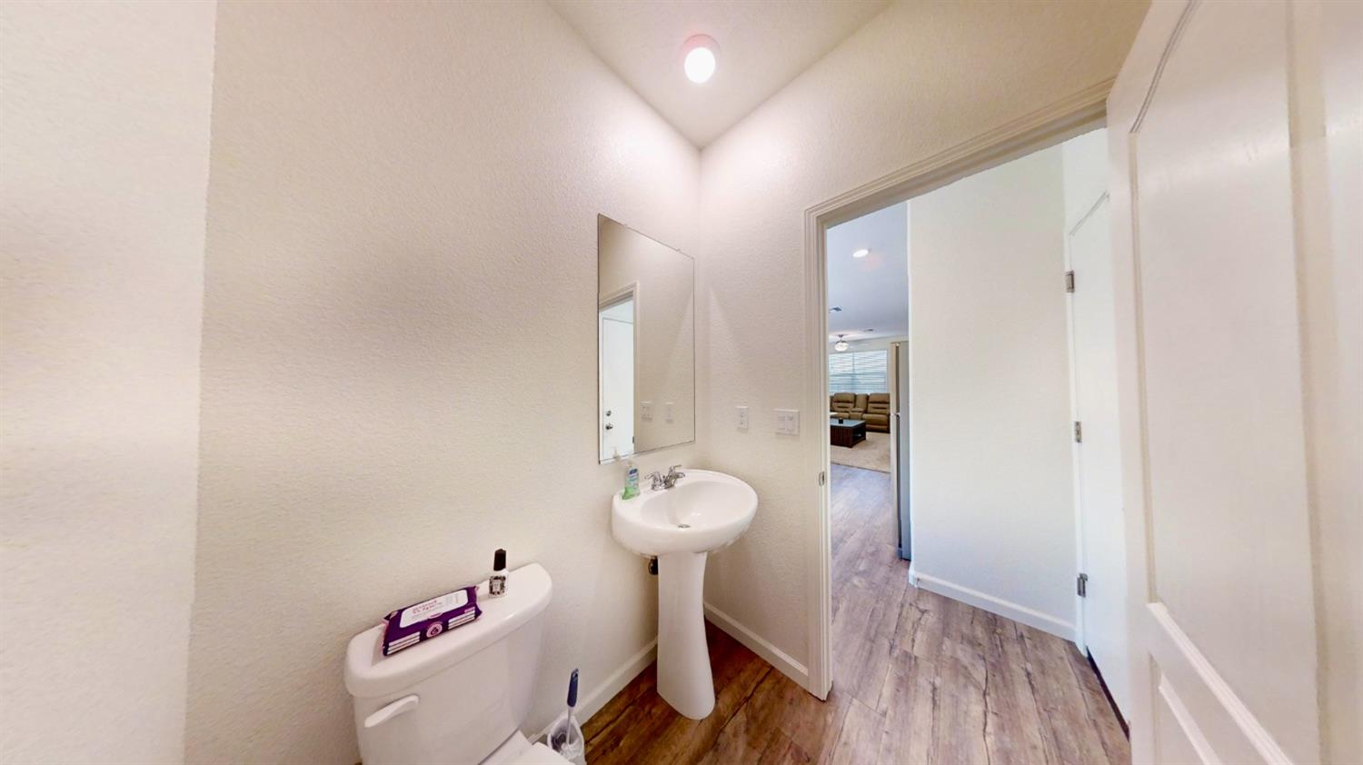 Detail Gallery Image 16 of 42 For 5535 Silvergate Ct, Linda,  CA 95901 - 3 Beds | 2/1 Baths