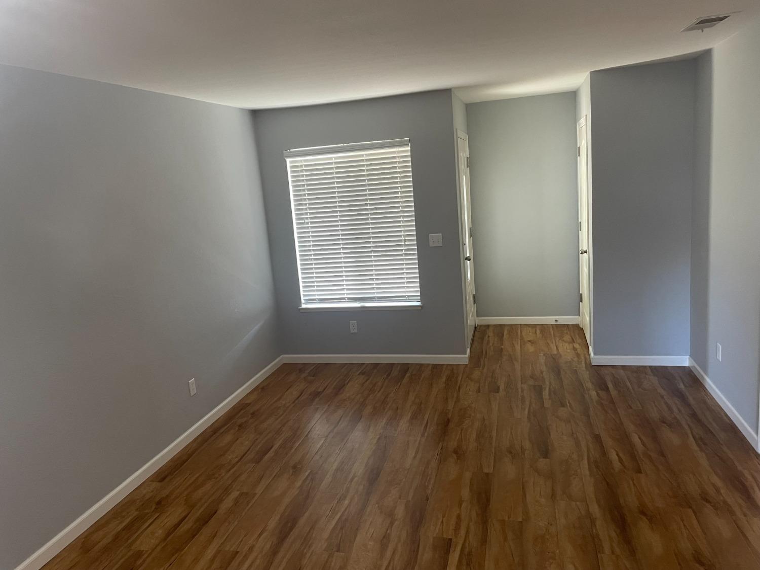 Detail Gallery Image 5 of 30 For 1901 S Mills Ave #2,  Lodi,  CA 95242 - 2 Beds | 2 Baths