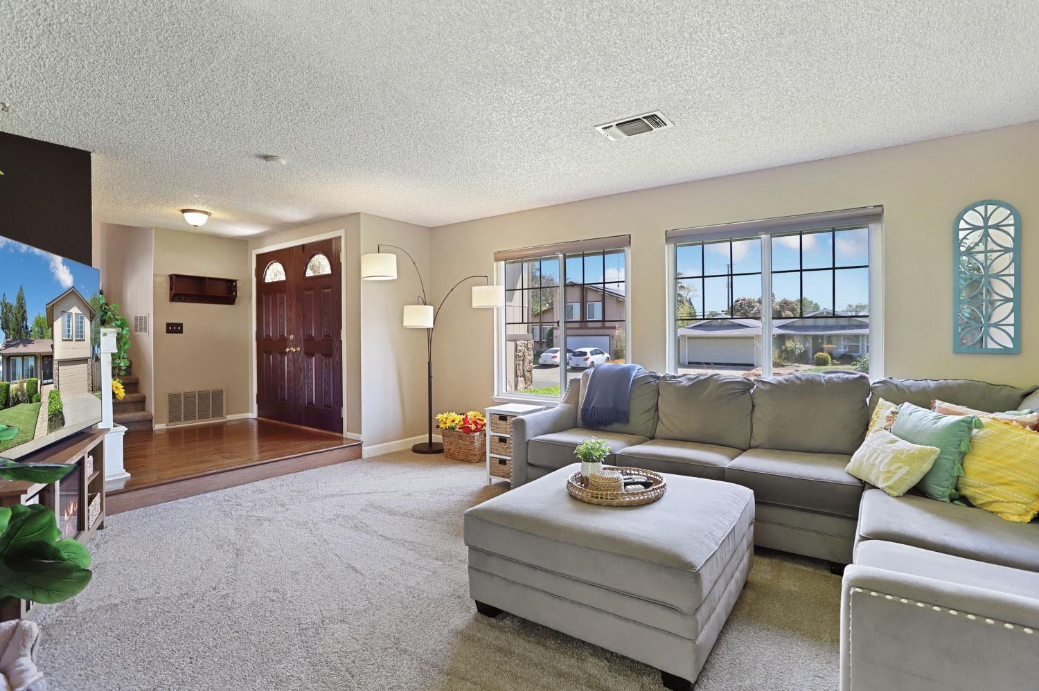Detail Gallery Image 10 of 54 For 9161 Starina Way, Sacramento,  CA 95826 - 4 Beds | 2/1 Baths