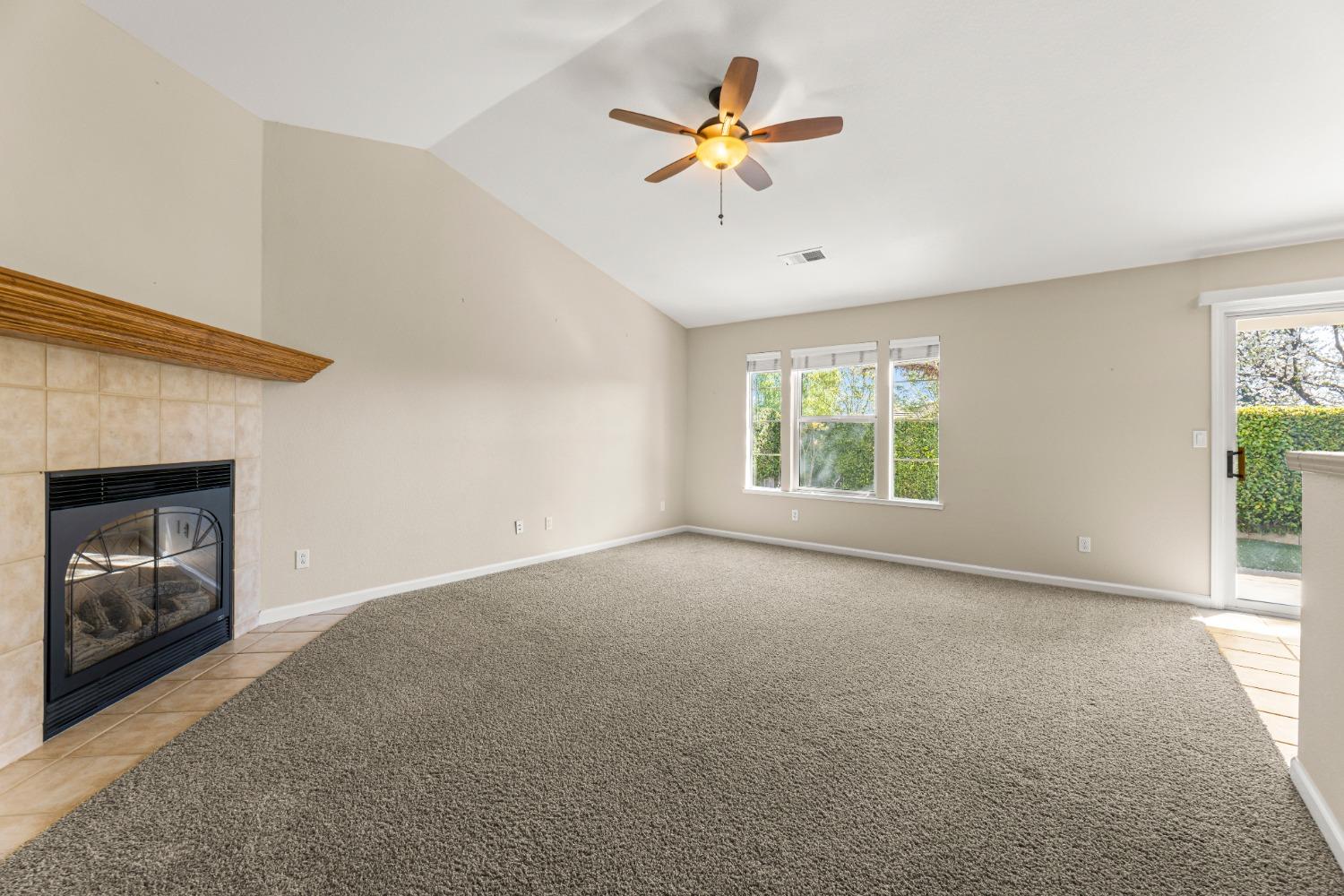 Detail Gallery Image 6 of 42 For 564 Wild Rose Ct, Galt,  CA 95632 - 2 Beds | 2 Baths