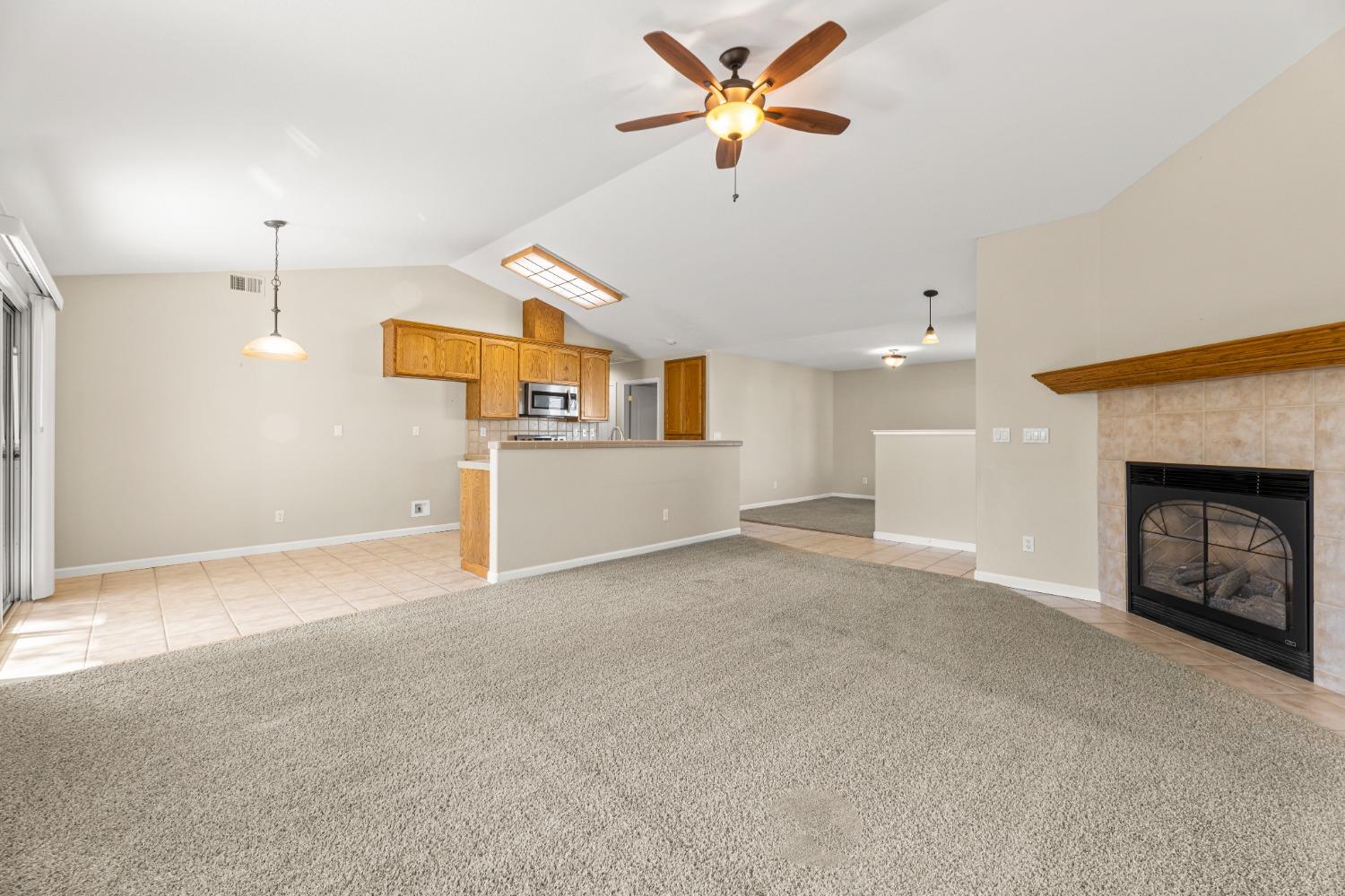 Detail Gallery Image 9 of 42 For 564 Wild Rose Ct, Galt,  CA 95632 - 2 Beds | 2 Baths