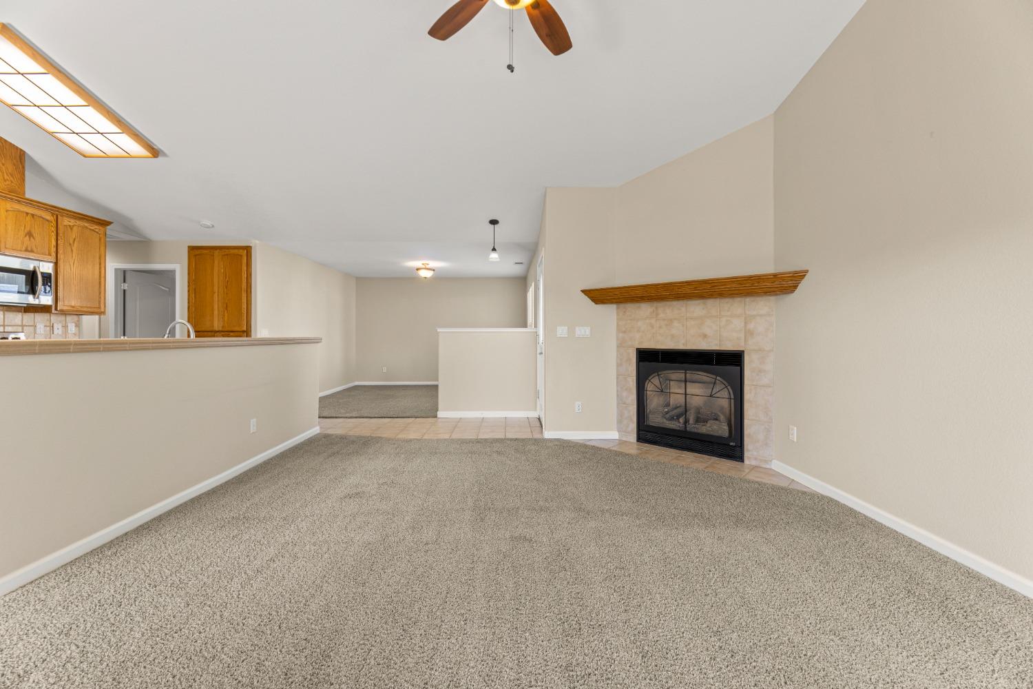 Detail Gallery Image 8 of 42 For 564 Wild Rose Ct, Galt,  CA 95632 - 2 Beds | 2 Baths