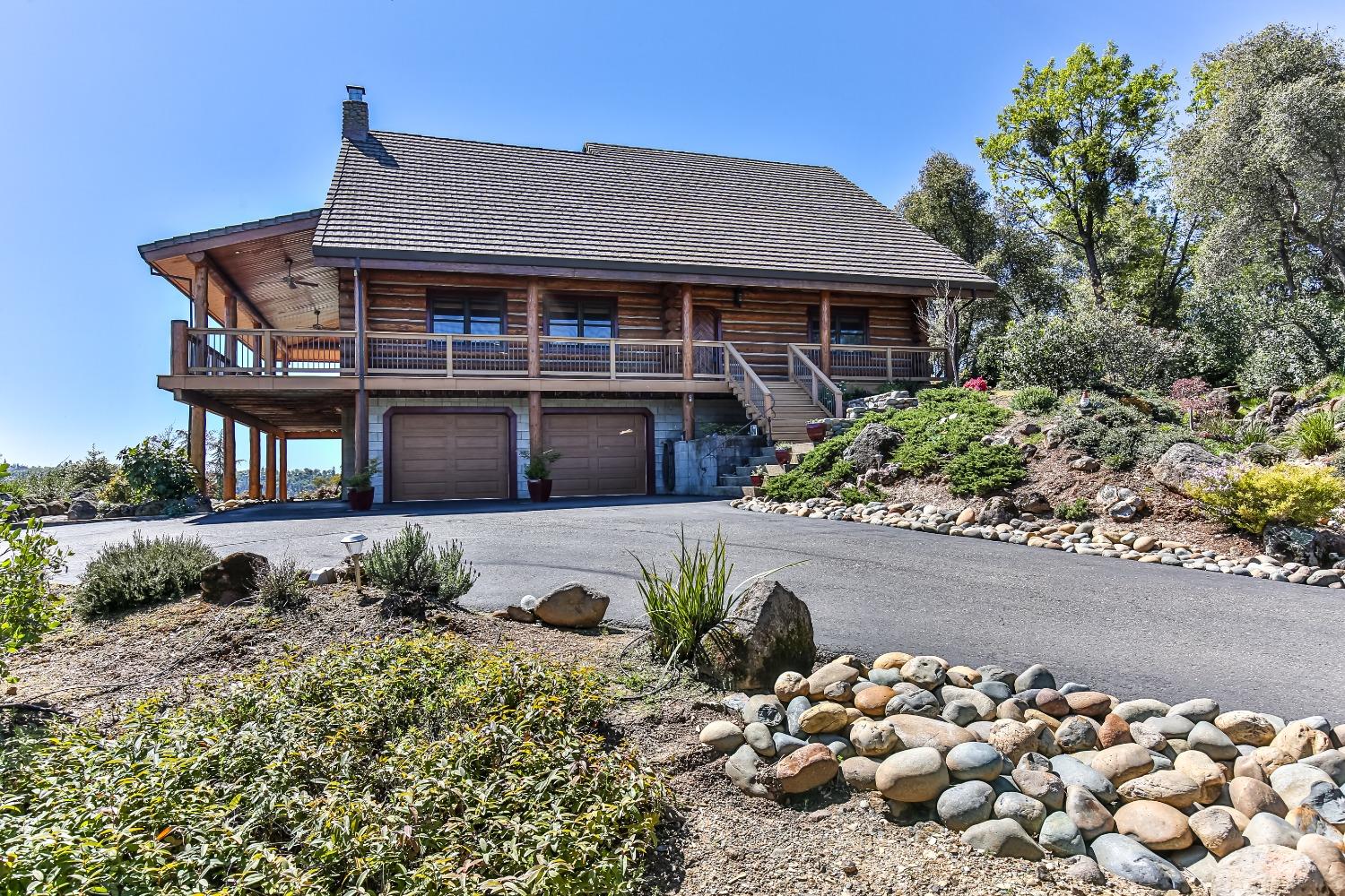 Photo of 985 Roddan Ct in Placerville, CA