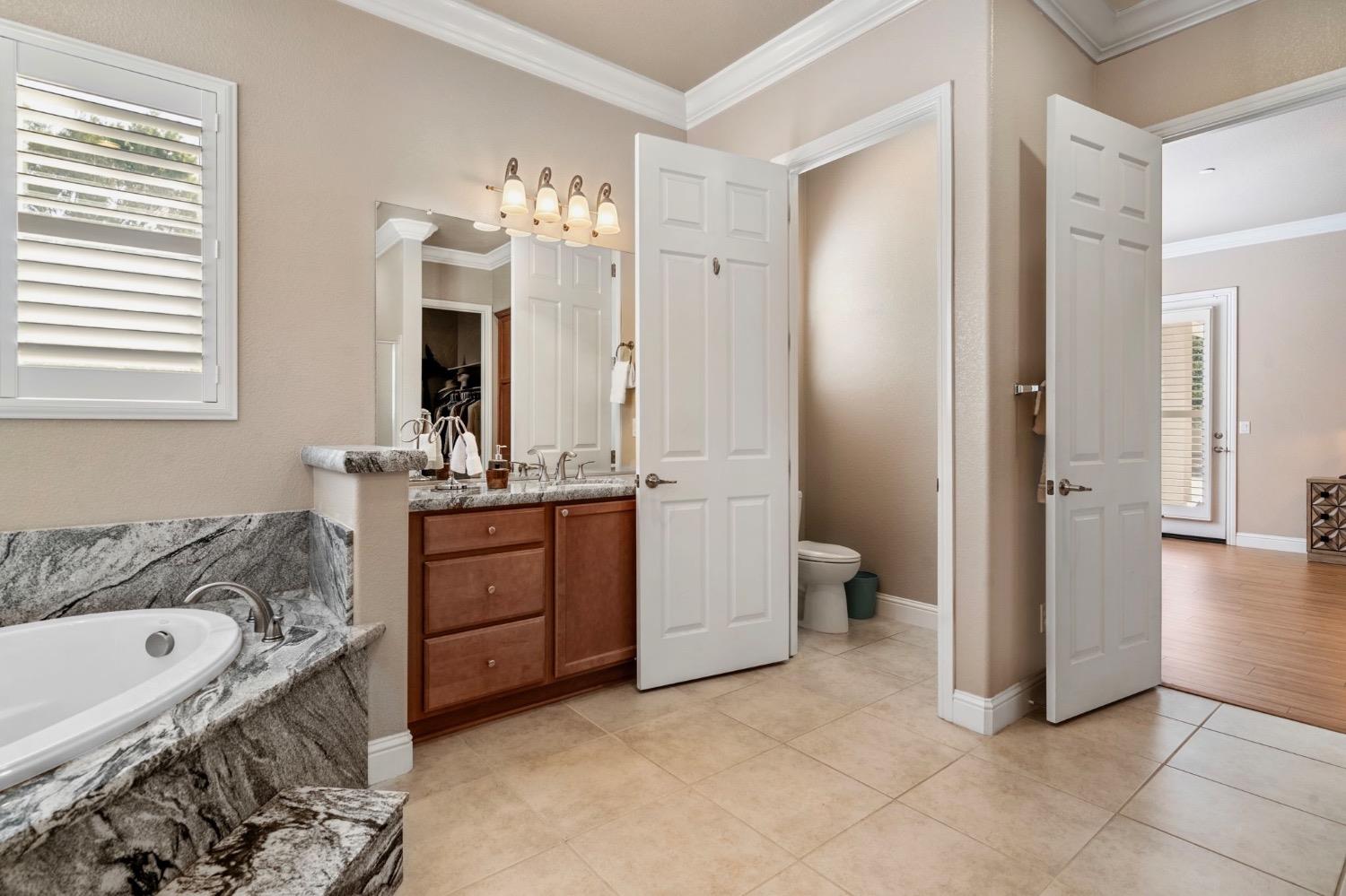 Detail Gallery Image 32 of 47 For 2160 Manor Station Way, Manteca,  CA 95336 - 3 Beds | 2/1 Baths