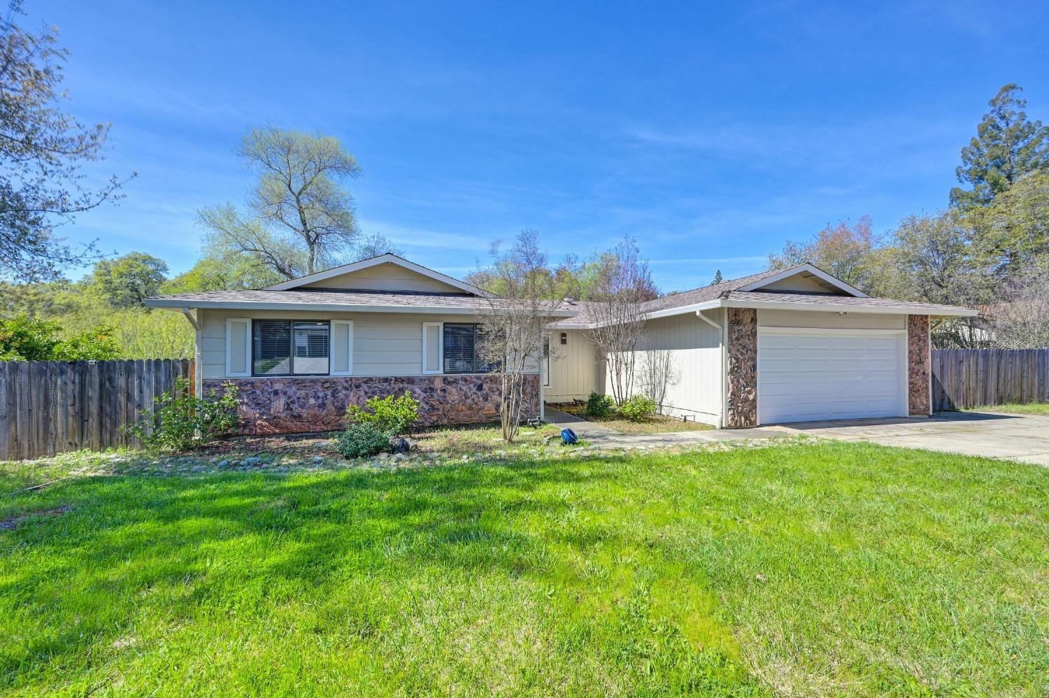 Photo of 2668 Sterling Wy in Cameron Park, CA