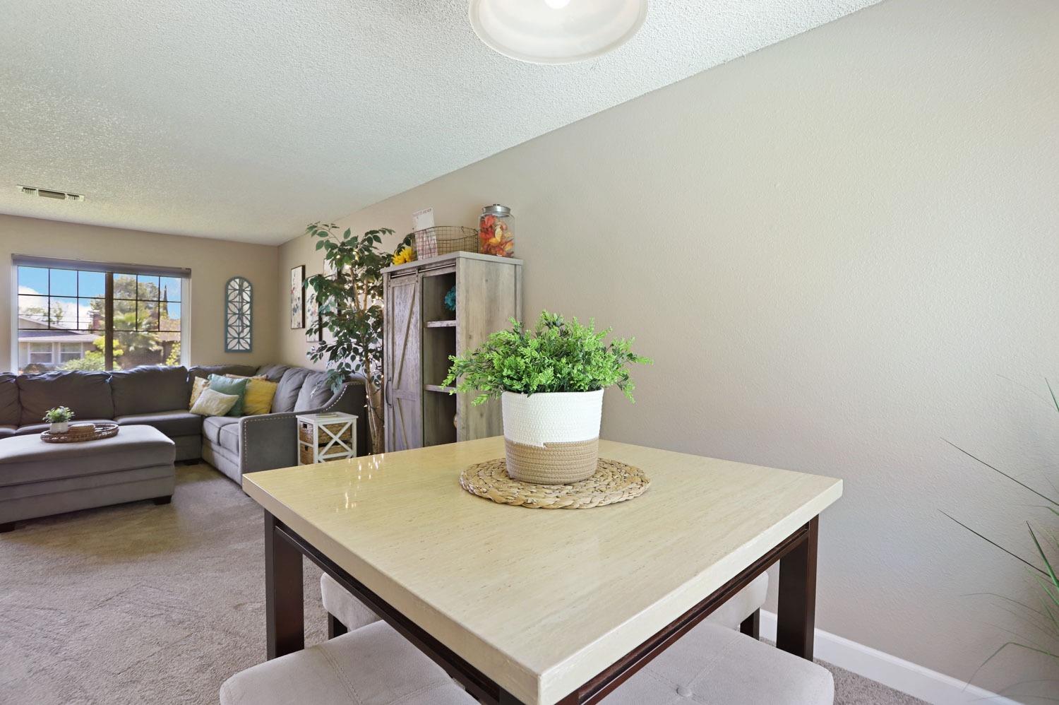 Detail Gallery Image 15 of 54 For 9161 Starina Way, Sacramento,  CA 95826 - 4 Beds | 2/1 Baths