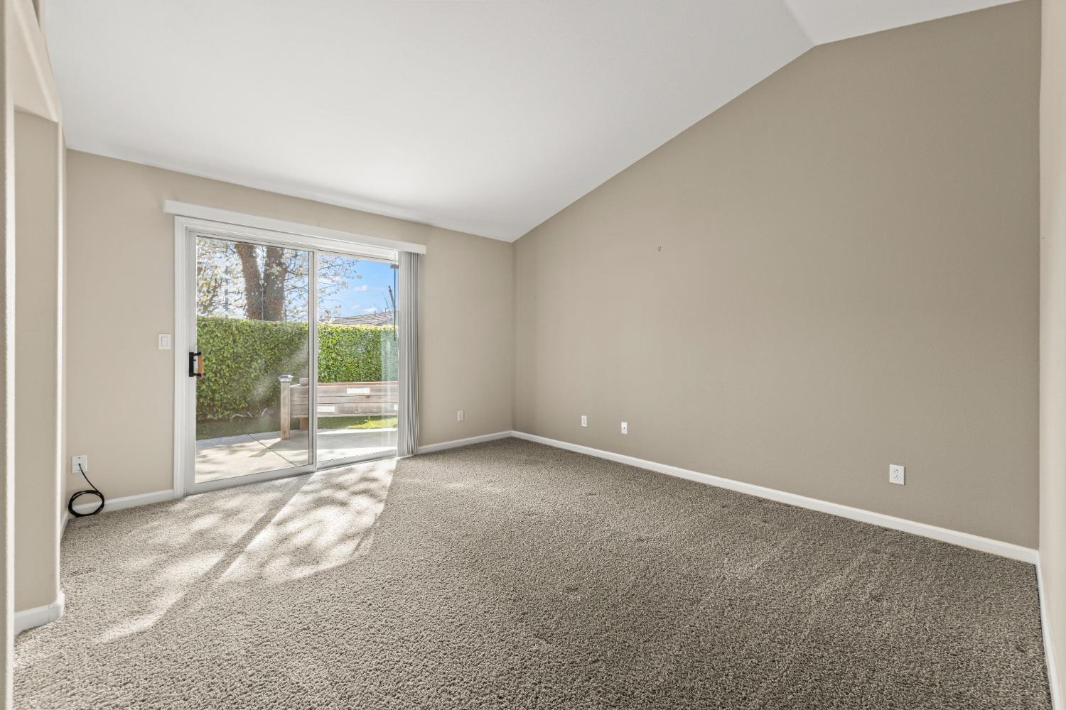 Detail Gallery Image 17 of 42 For 564 Wild Rose Ct, Galt,  CA 95632 - 2 Beds | 2 Baths