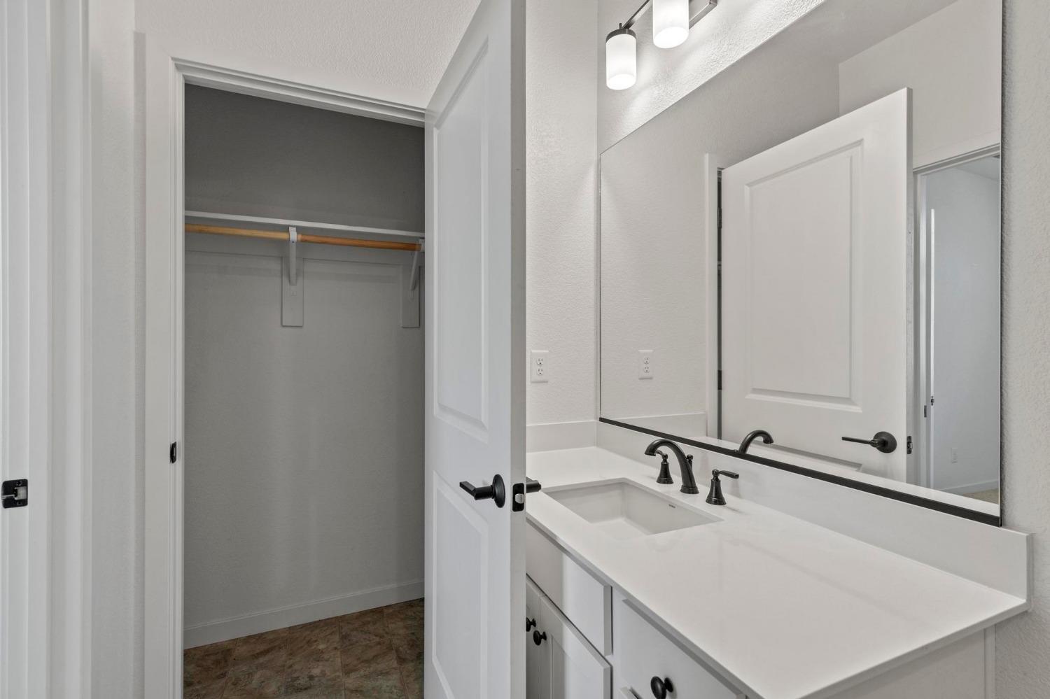 Detail Gallery Image 13 of 51 For 514 Voyager Ct, Colusa,  CA 95932 - 5 Beds | 2 Baths