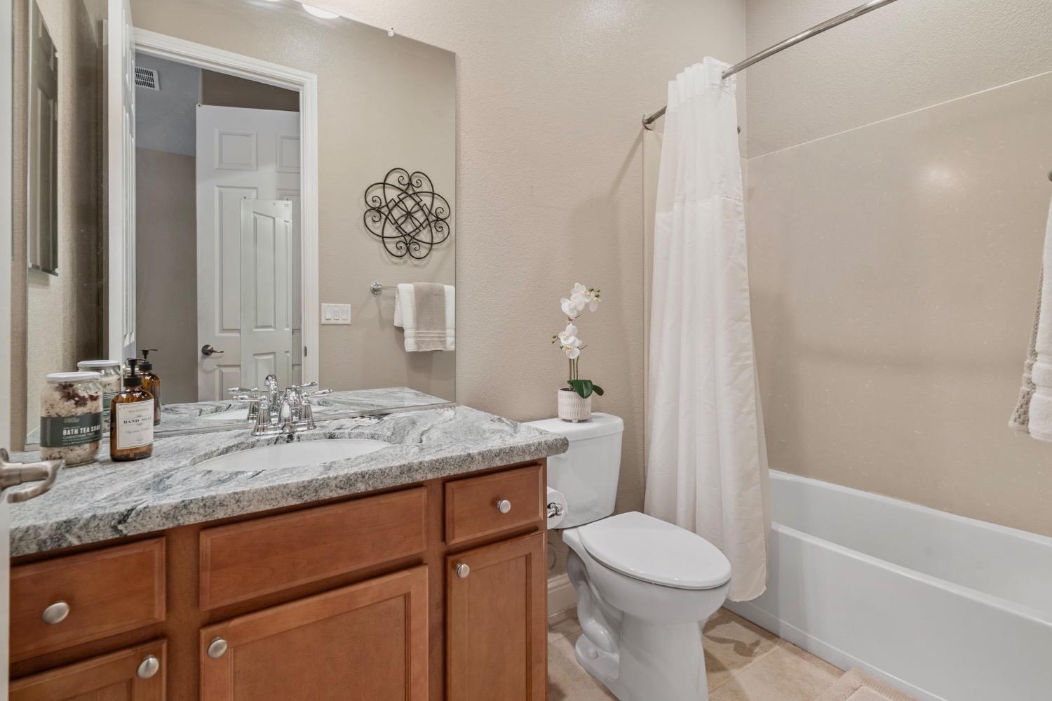 Detail Gallery Image 26 of 47 For 2160 Manor Station Way, Manteca,  CA 95336 - 3 Beds | 2/1 Baths
