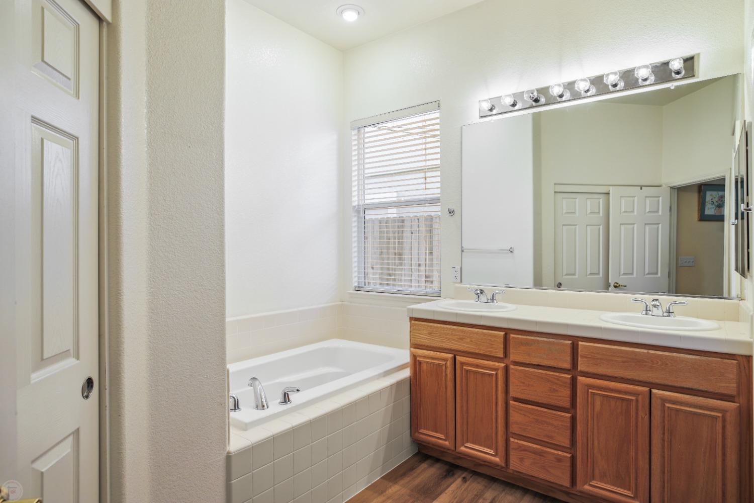 Detail Gallery Image 19 of 30 For 4287 Windsong Dr, Tracy,  CA 95377 - 3 Beds | 2 Baths