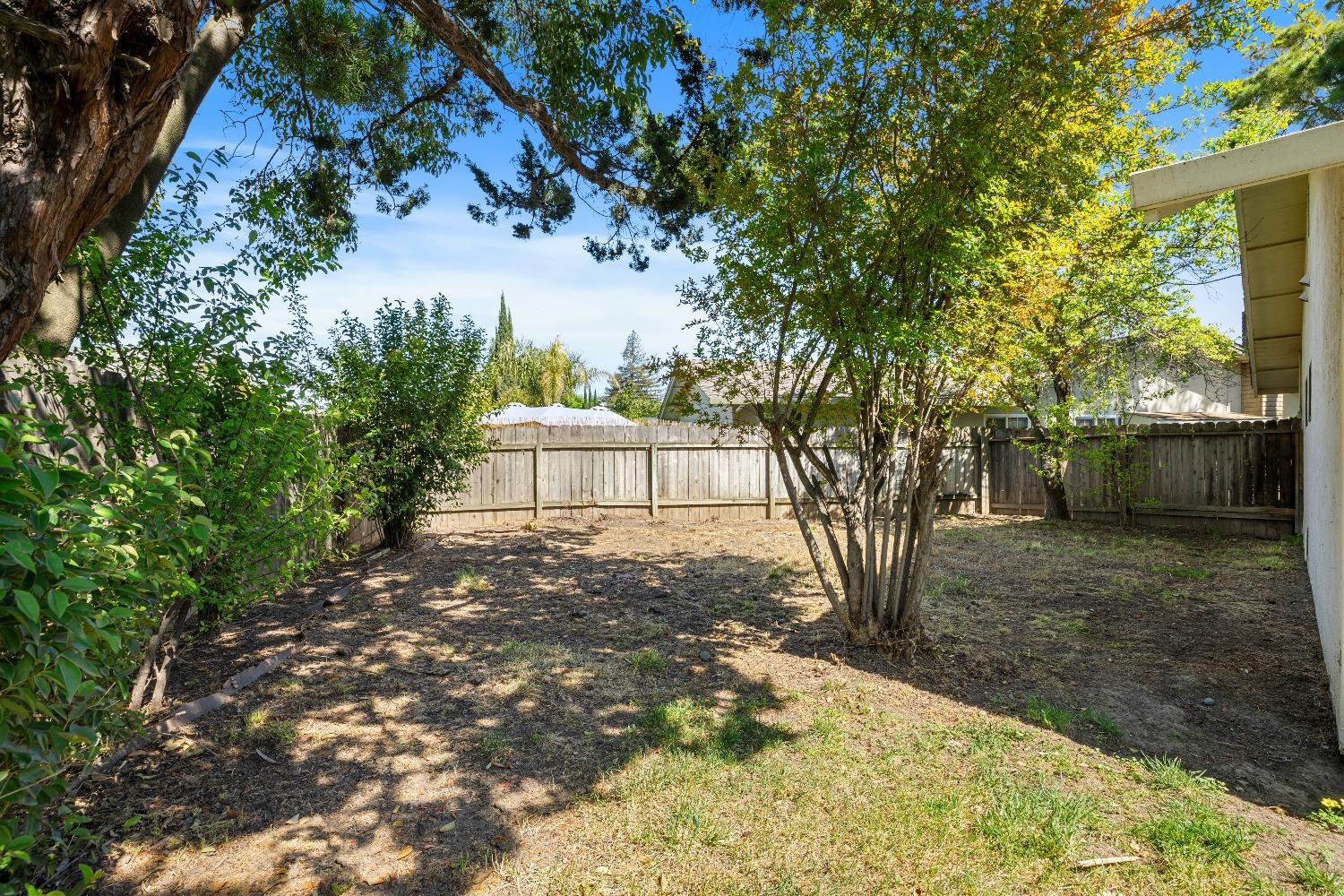 Detail Gallery Image 31 of 37 For 2743 Lost Creek Ct, Stockton,  CA 95207 - 3 Beds | 2 Baths
