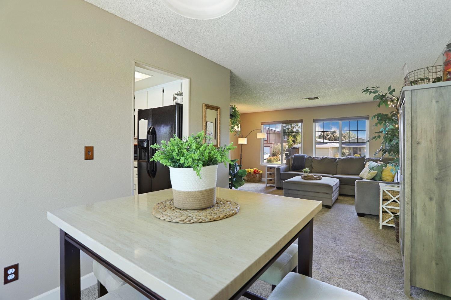 Detail Gallery Image 16 of 54 For 9161 Starina Way, Sacramento,  CA 95826 - 4 Beds | 2/1 Baths