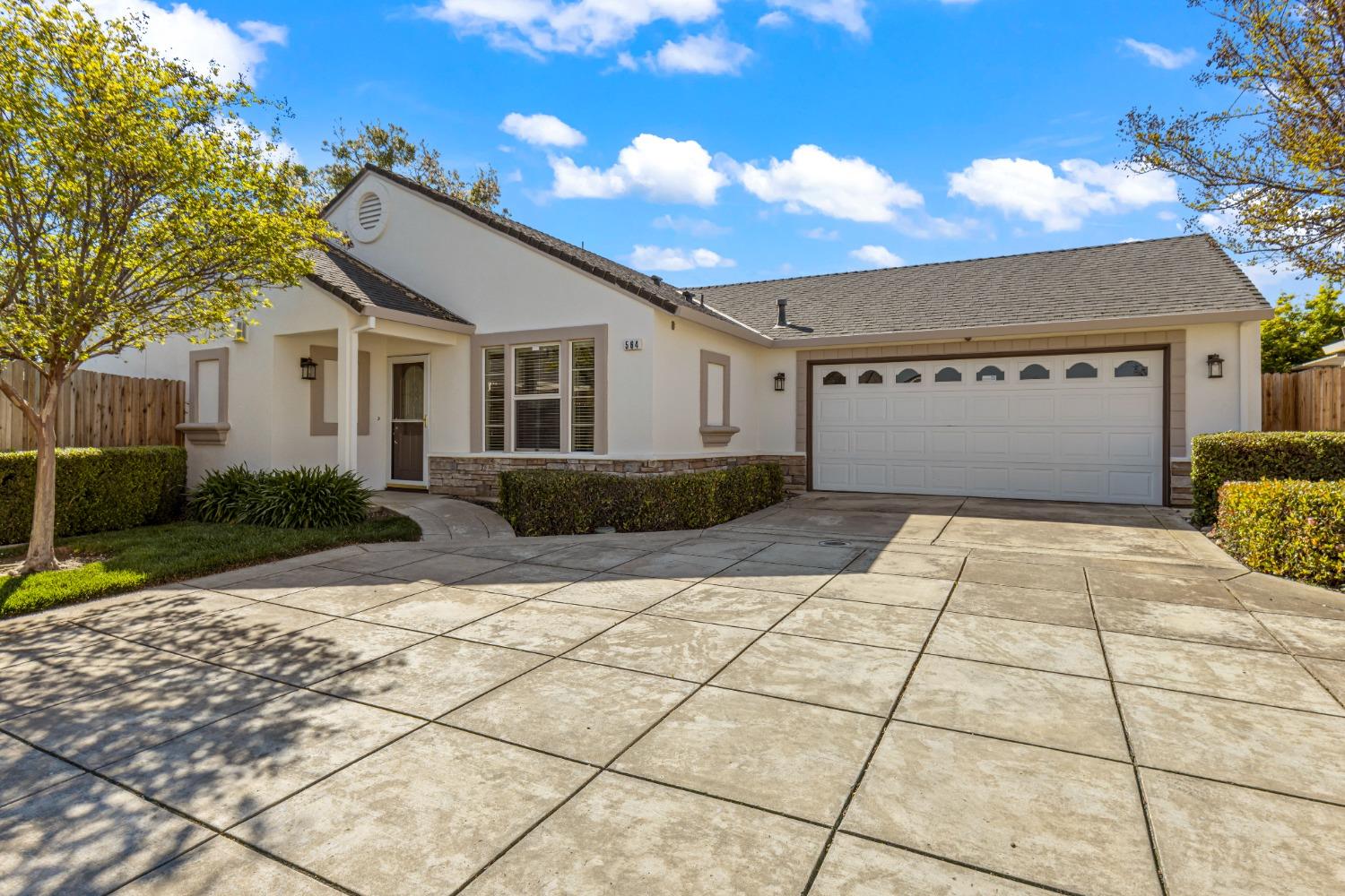 Detail Gallery Image 1 of 42 For 564 Wild Rose Ct, Galt,  CA 95632 - 2 Beds | 2 Baths