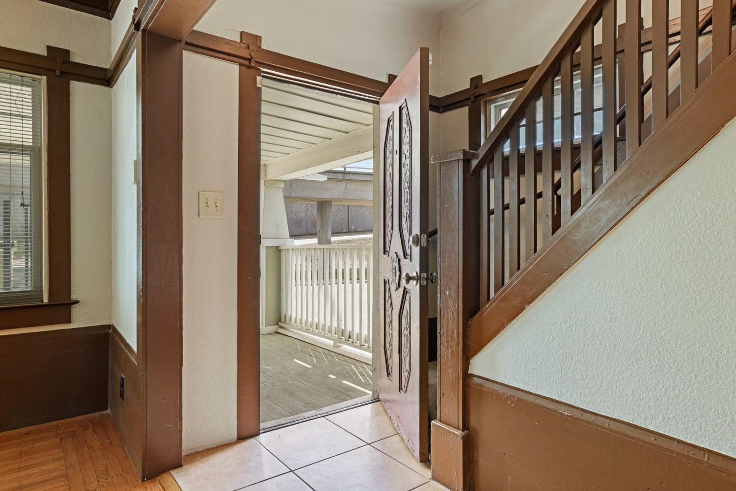 Detail Gallery Image 4 of 24 For 2014 29th St, Sacramento,  CA 95817 - 3 Beds | 2/1 Baths