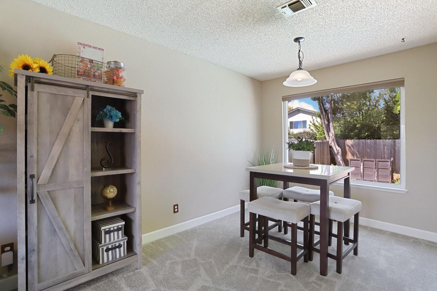Detail Gallery Image 14 of 54 For 9161 Starina Way, Sacramento,  CA 95826 - 4 Beds | 2/1 Baths