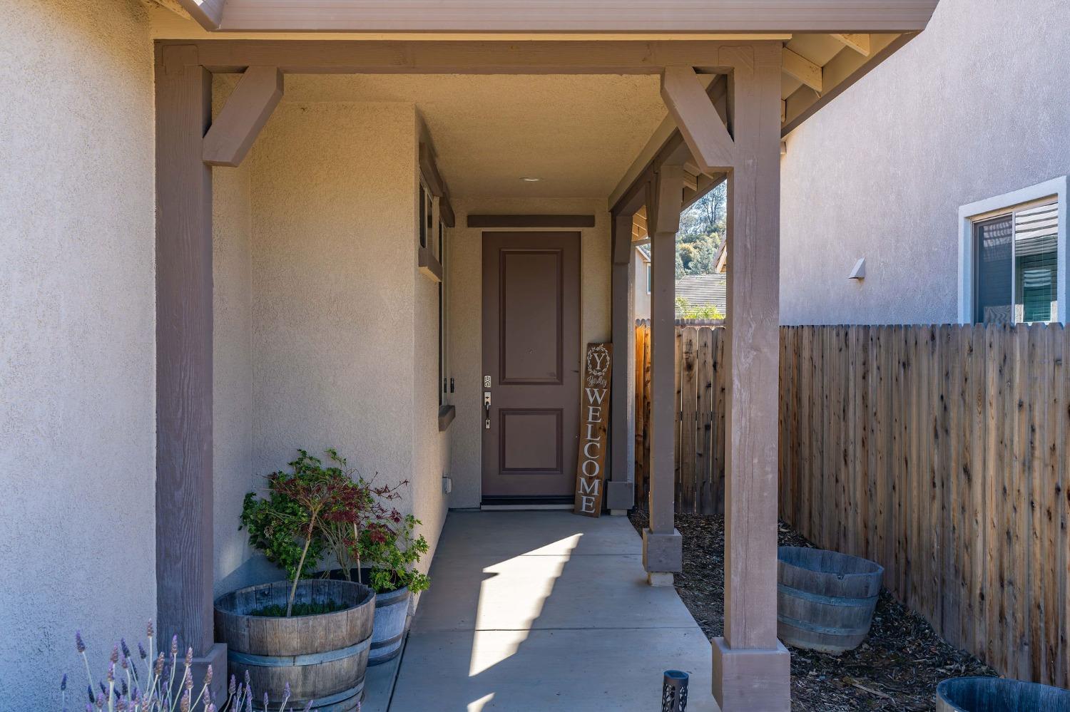 Detail Gallery Image 3 of 50 For 704 Foothill Blvd, Ione,  CA 95640 - 4 Beds | 2 Baths