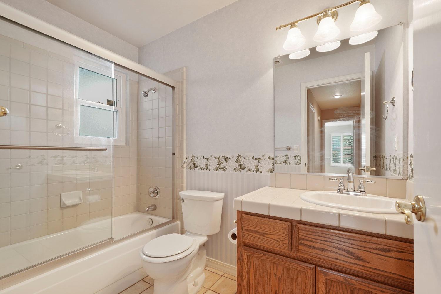 Detail Gallery Image 25 of 40 For 1812 Mimosa Dr, Lodi,  CA 95242 - 3 Beds | 2 Baths