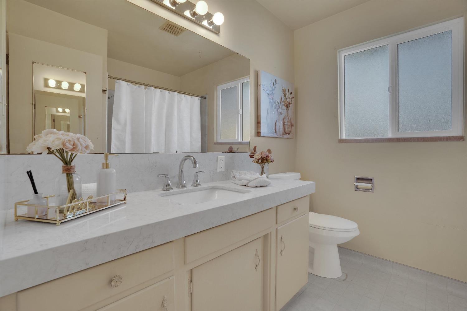 Detail Gallery Image 24 of 37 For 1022 Alameda Dr, Modesto,  CA 95351 - 4 Beds | 2/1 Baths