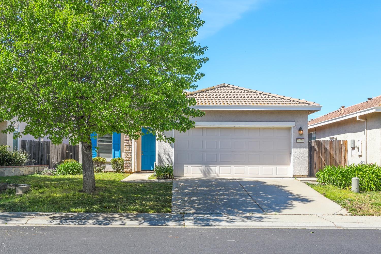 Detail Gallery Image 1 of 1 For 10066 Van Brocklin Way, Elk Grove,  CA 95757 - 3 Beds | 2 Baths