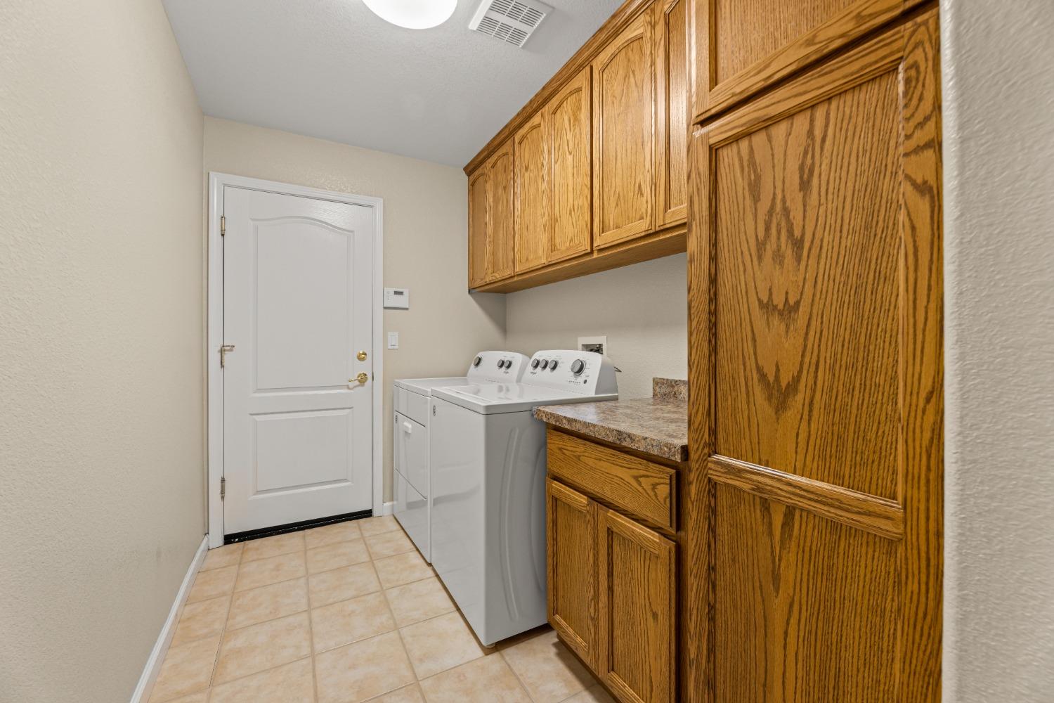 Detail Gallery Image 16 of 42 For 564 Wild Rose Ct, Galt,  CA 95632 - 2 Beds | 2 Baths