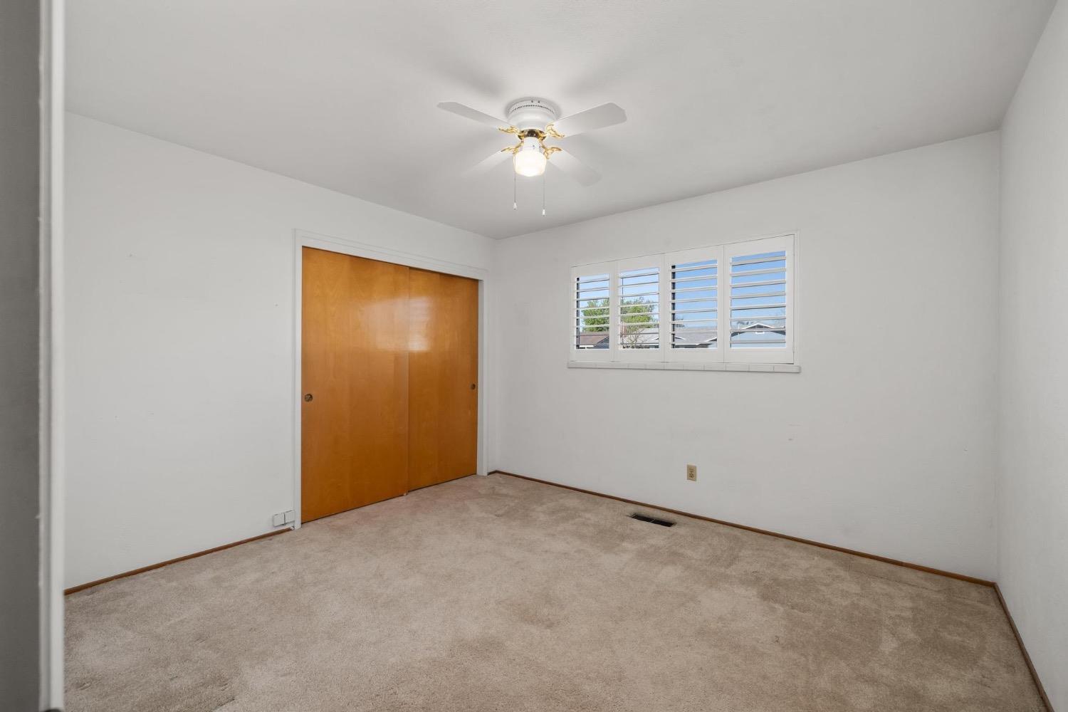Detail Gallery Image 25 of 37 For 2101 W Walnut St, Lodi,  CA 95242 - 3 Beds | 2/1 Baths