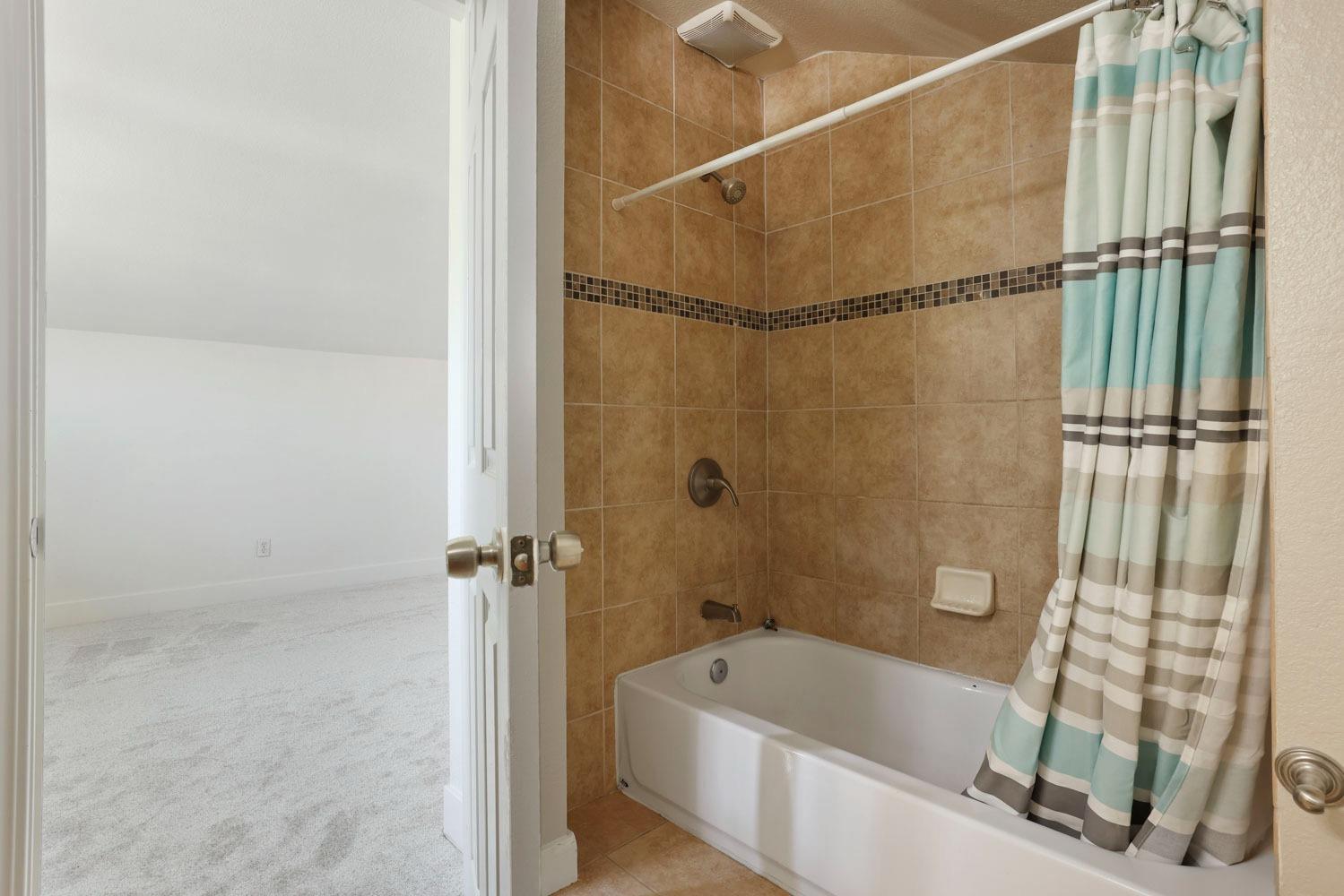 Detail Gallery Image 21 of 24 For 2014 29th St, Sacramento,  CA 95817 - 3 Beds | 2/1 Baths