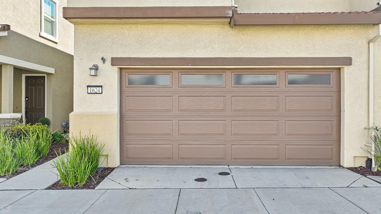 Detail Gallery Image 3 of 37 For 1624 Union Ln, Tracy,  CA 95377 - 3 Beds | 2/1 Baths
