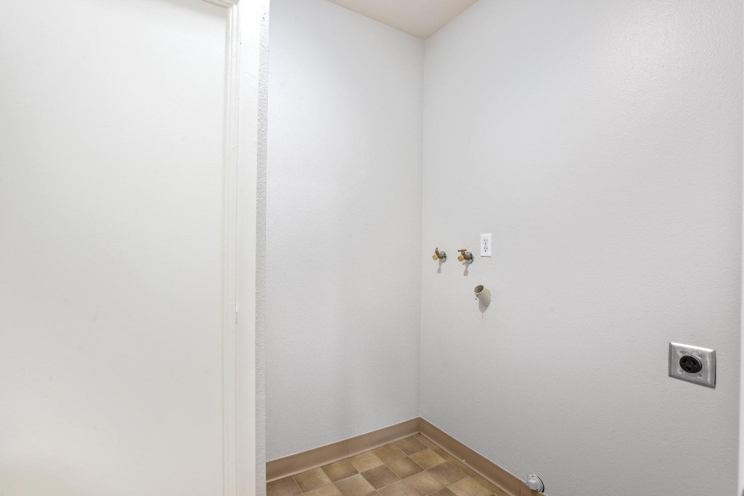 Detail Gallery Image 31 of 32 For 1244 W Roseburg Ave a,  Modesto,  CA 95350 - 2 Beds | 2/1 Baths
