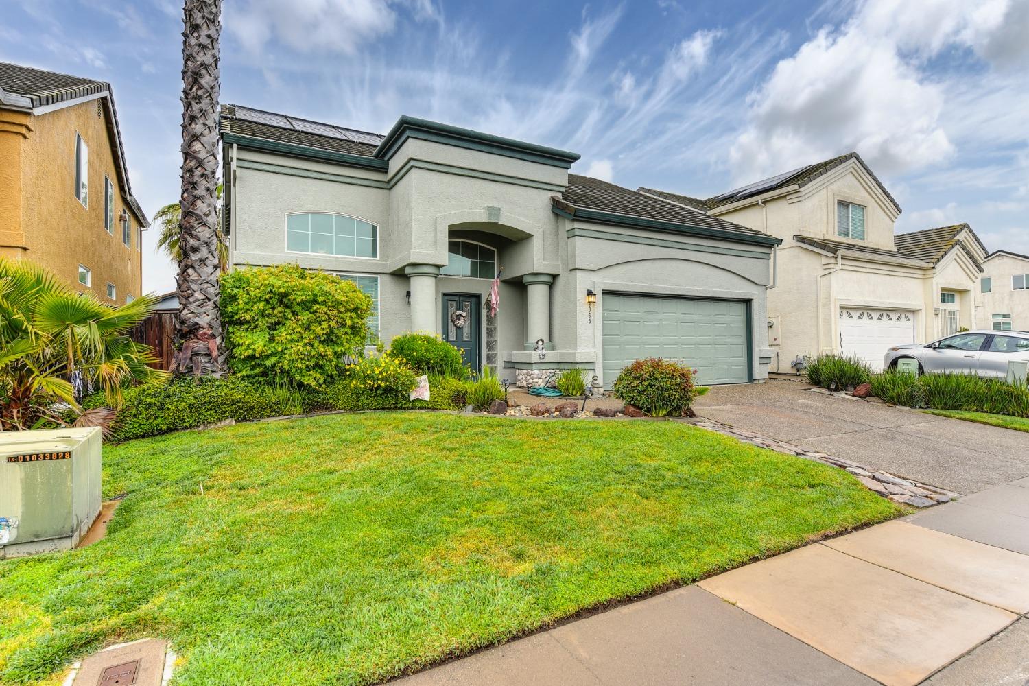 Detail Gallery Image 1 of 51 For 9065 Pebble Spring Ct, Sacramento,  CA 95829 - 4 Beds | 2/1 Baths