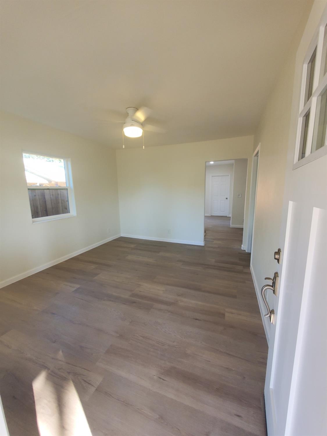 Detail Gallery Image 2 of 14 For 3821 20th Ave, Sacramento,  CA 95820 - 2 Beds | 1 Baths