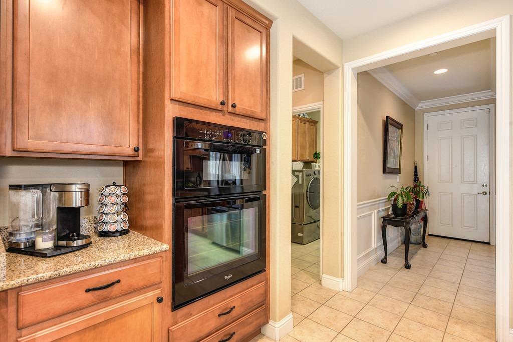 Detail Gallery Image 5 of 53 For 2417 Rockbrook Ln, Manteca,  CA 95336 - 2 Beds | 2 Baths