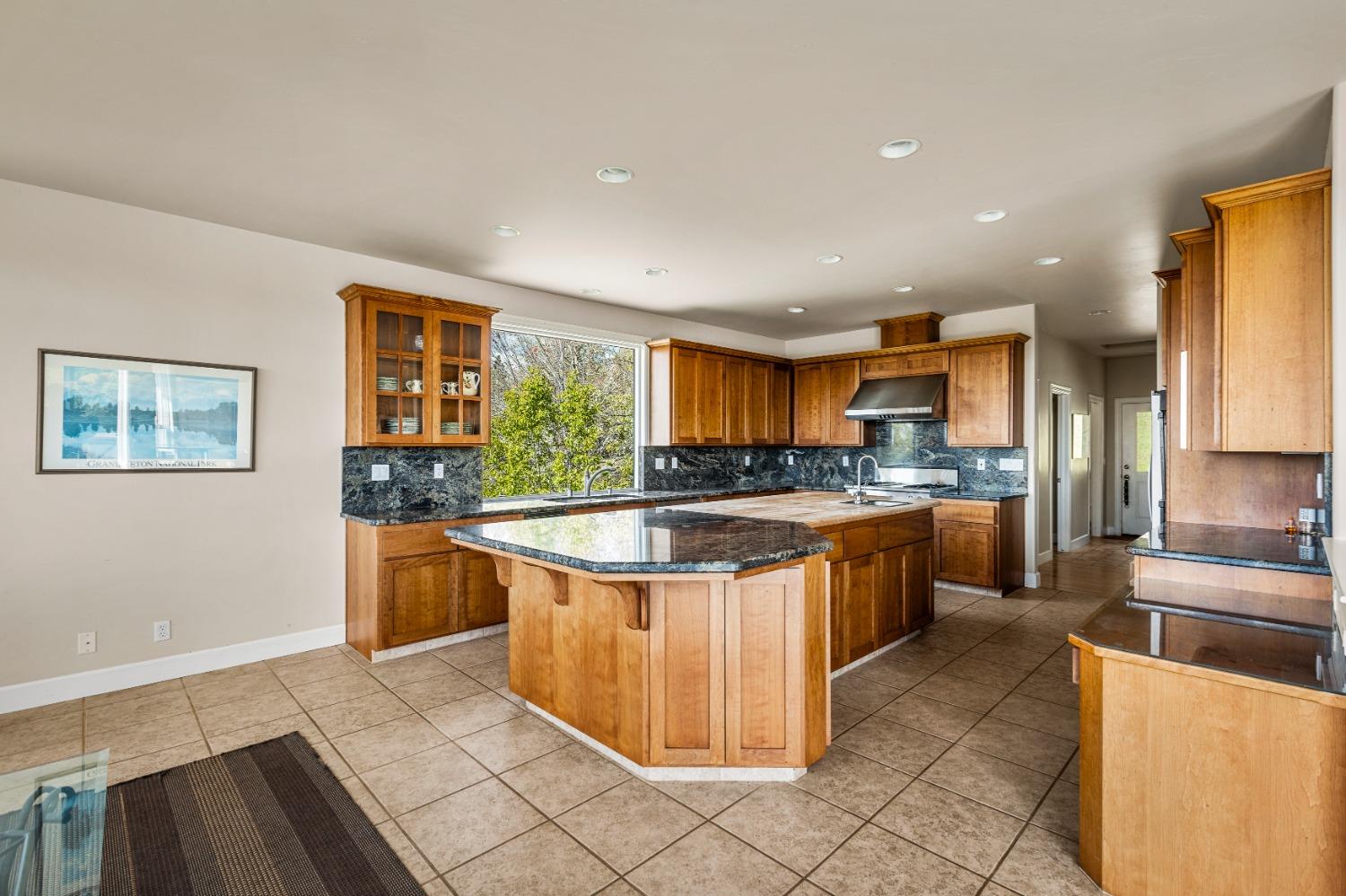 Detail Gallery Image 11 of 41 For 16305 Duggans, Grass Valley,  CA 95949 - 4 Beds | 3/1 Baths