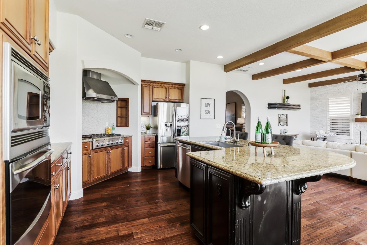 Detail Gallery Image 12 of 33 For 3977 Castellina Way, Manteca,  CA 95337 - 4 Beds | 2/1 Baths