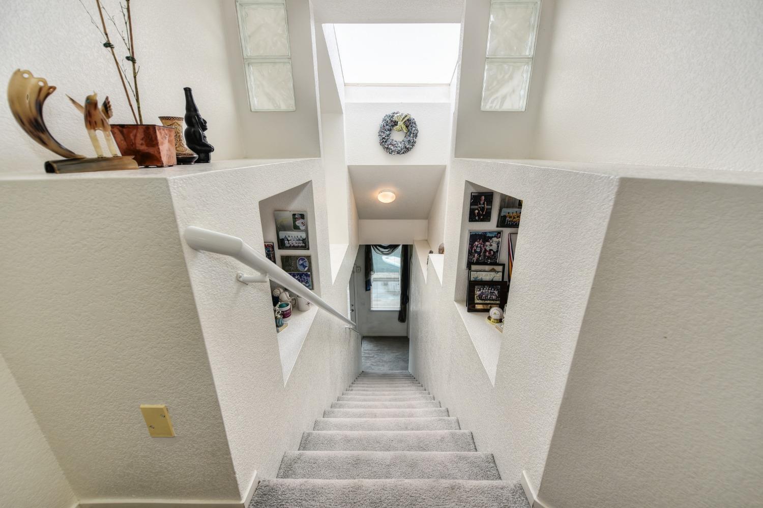 Detail Gallery Image 34 of 51 For 9065 Pebble Spring Ct, Sacramento,  CA 95829 - 4 Beds | 2/1 Baths