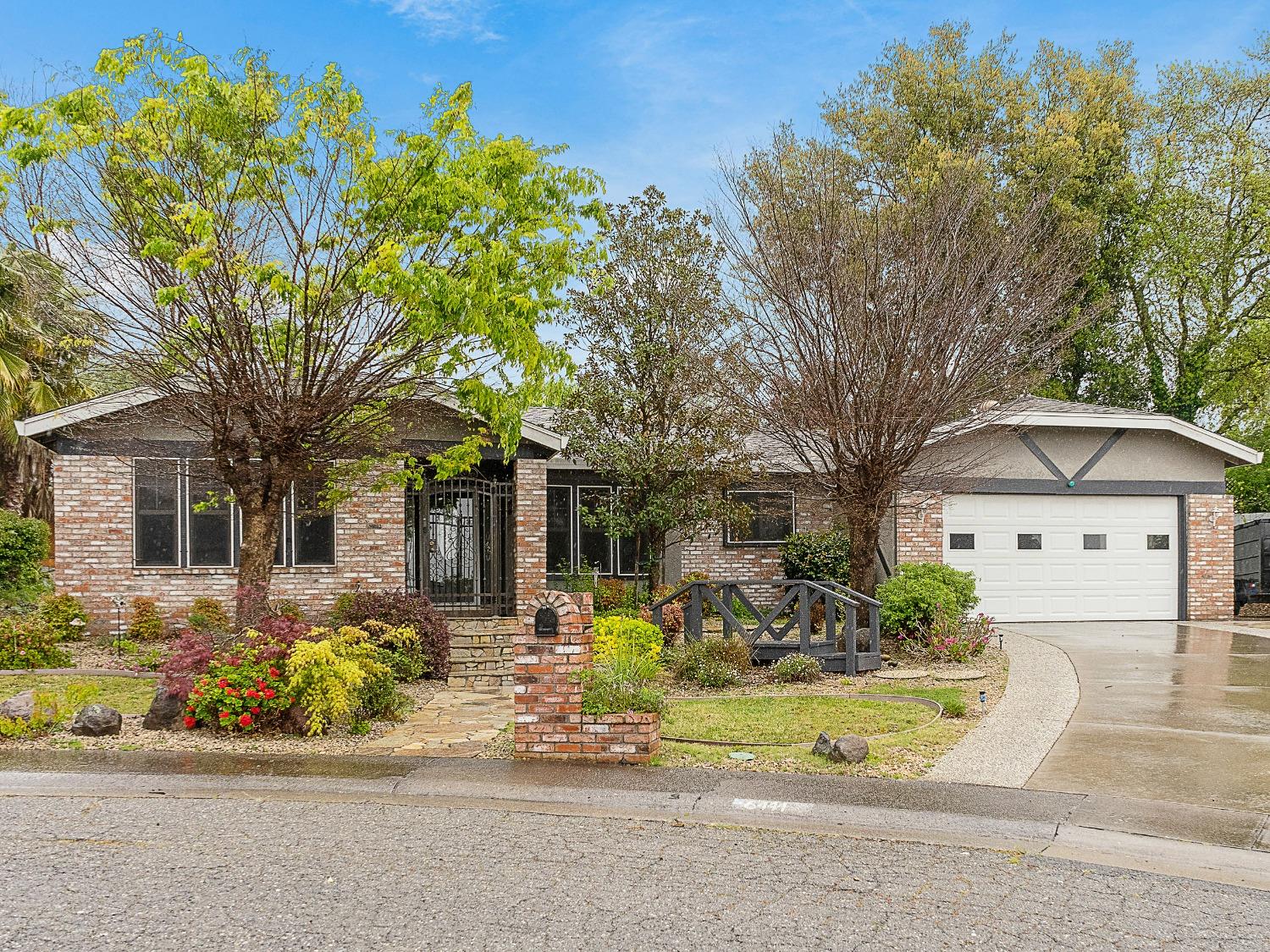 Photo of 6444 Lucky Lindy Ct in Orangevale, CA