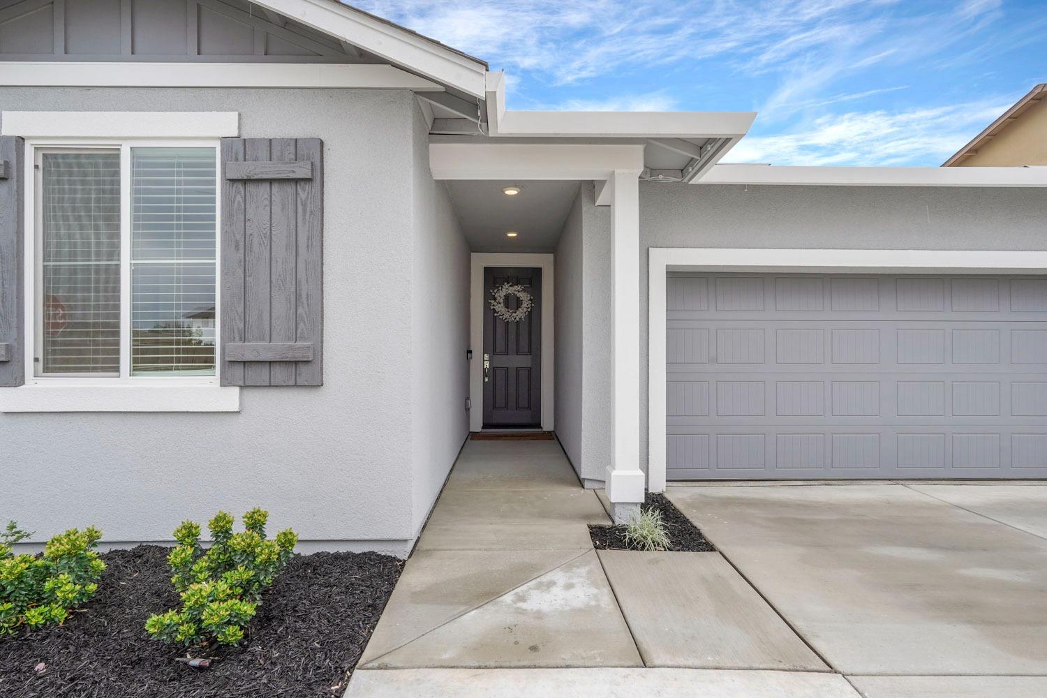Detail Gallery Image 1 of 27 For 990 Ayers Ln, Galt,  CA 95632 - 3 Beds | 2 Baths