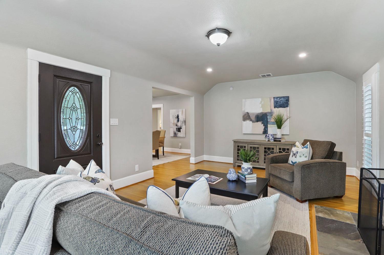 Detail Gallery Image 11 of 39 For 719 S Regent St, Stockton,  CA 95204 - 2 Beds | 1 Baths