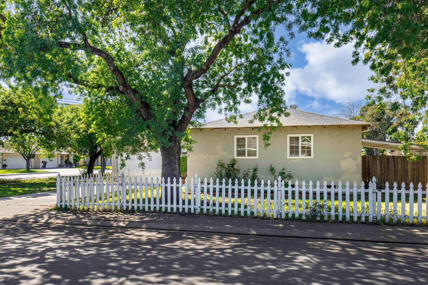 Photo of 1601 Gay Dr in Modesto, CA